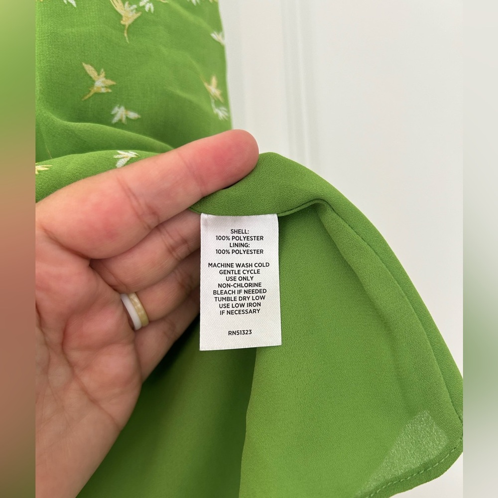 Halogen Collared Sleeveless Green Floral Top - Picture 5 of 6